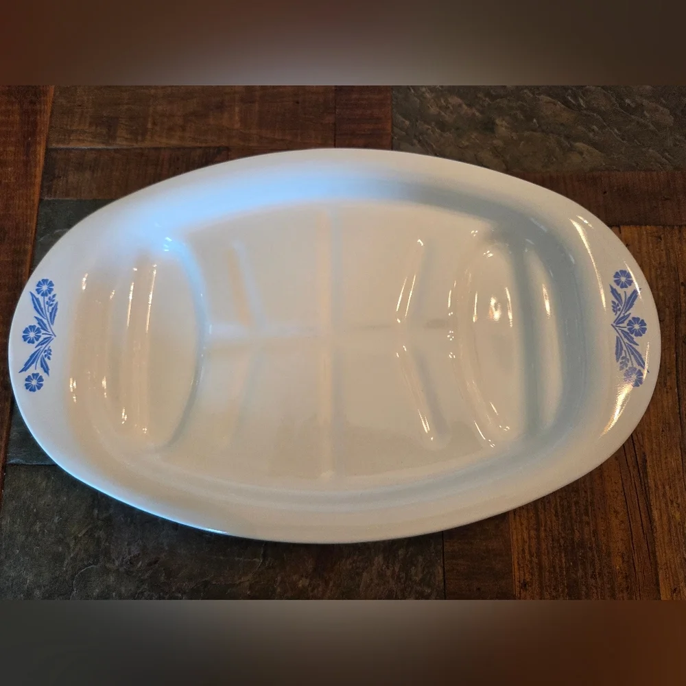 Vintage Corning Ware Blue Cornflower P-19 Meat Platter Wood Handled Metal Caddy